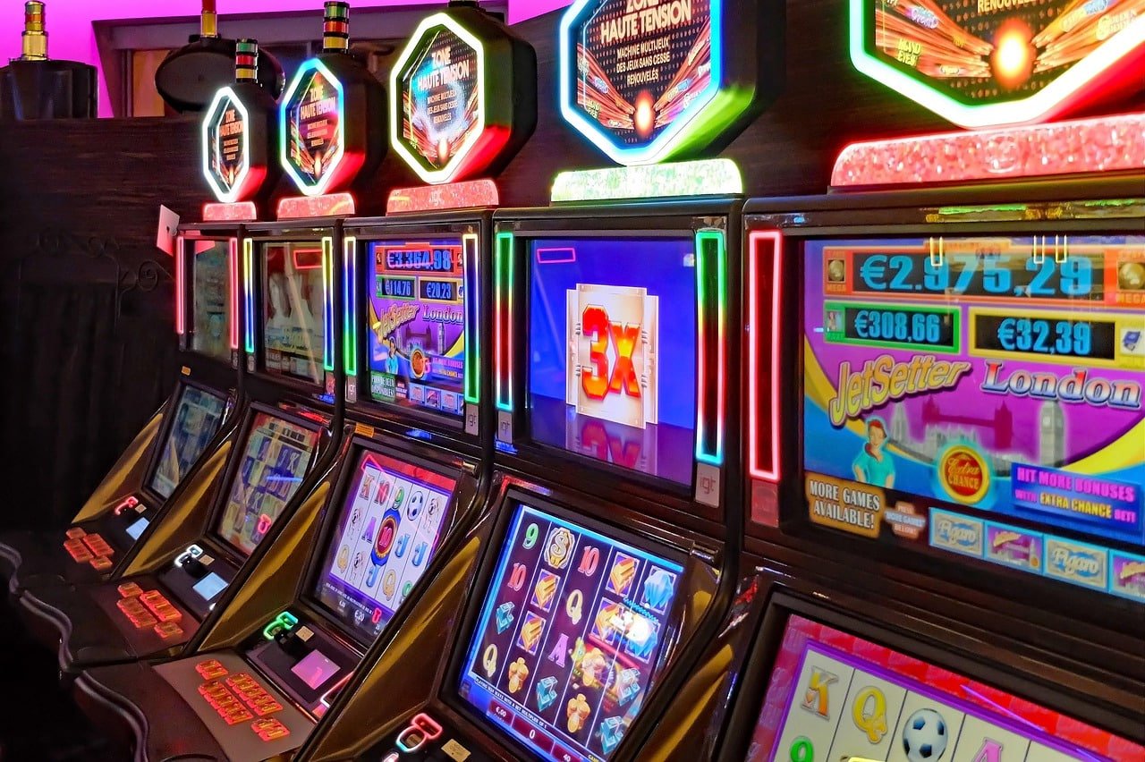 Riwayat tangan Caribbean Stud Poker menampilkan hasil permainan sebelumnya